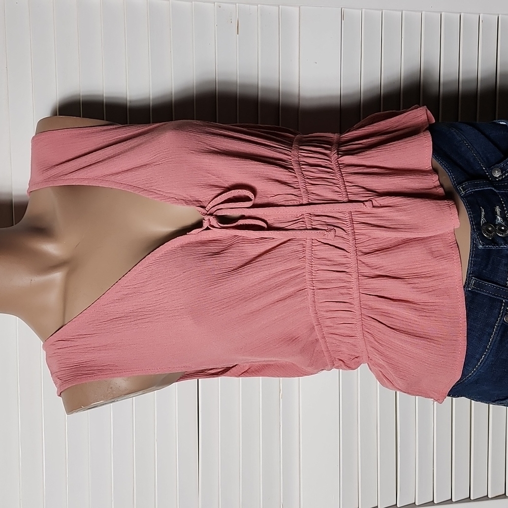 🌺Pink V Neck Halter Top L